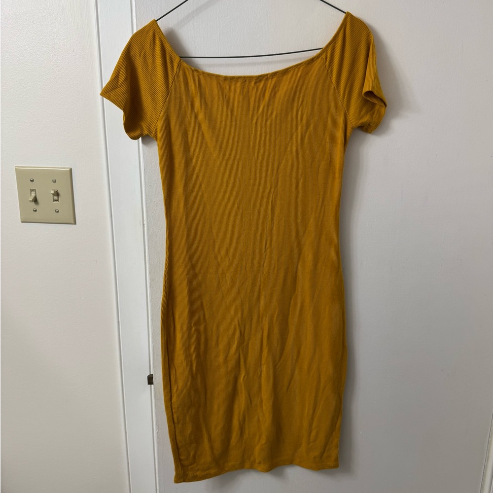 Yellow Ribbed Dress - Picture 3 of 3